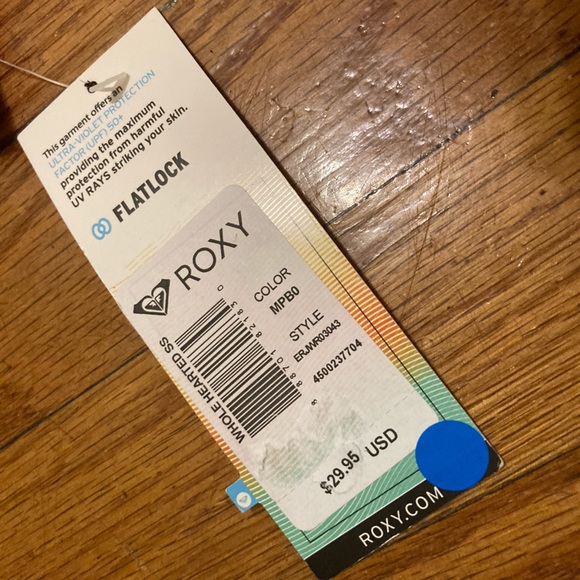 *SOLD* Roxy UPF 50 pink swimming surfing shirt with logo BNWT sz medium - Picture 4 of 8